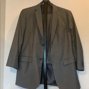 Perry Ellis 2 piece suit.44Reg 36/32 gray slim fit